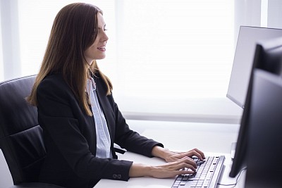 Kirsten Poon Using Computer